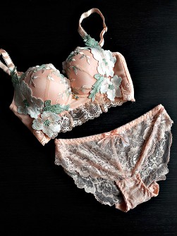 Victoria Secrett 